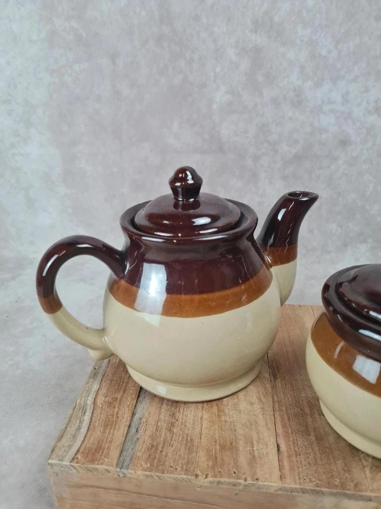 Vintage theeservies in tweekleurig steengoed – theepot + suikerpot 🍵 – photo 2